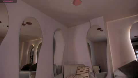 Tiffanny Sins online show from April 19, 6:10 pm