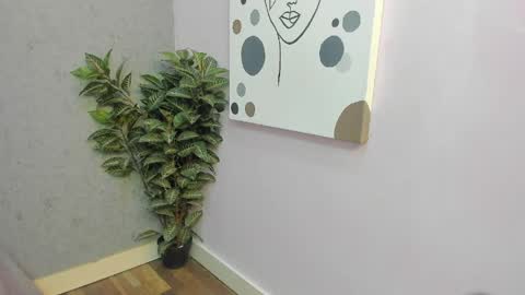 tiffany_mendez online show from April 27, 12:02 pm