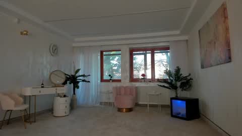 Tiffany Houston online show from January 23, 7:00 am