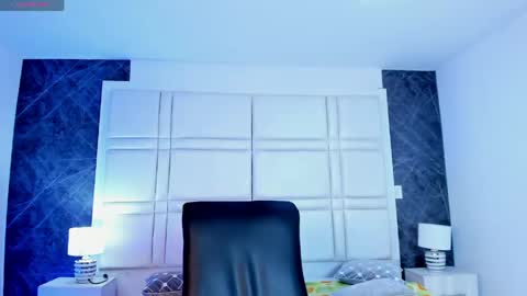 tiffanyhoustton online show from April 13, 12:39 pm