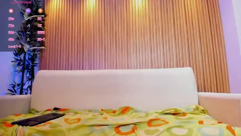 tiffanyhoustton online show from April 22, 2:03 pm