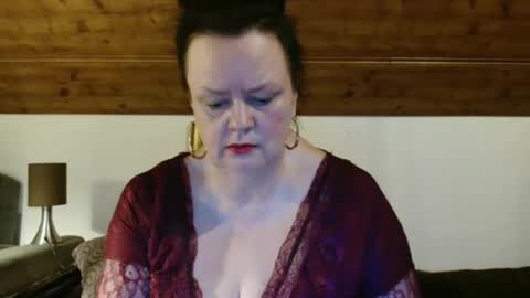 TiffanyMature online show from November 22, 10:23 pm