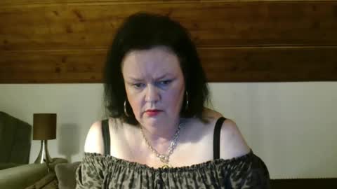 TiffanyMature online show from November 12, 10:52 pm