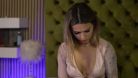 Snapshot of tiffanymaze chatting on September 23, 6:11 am Ilaria online show from September 23, 6:11 am