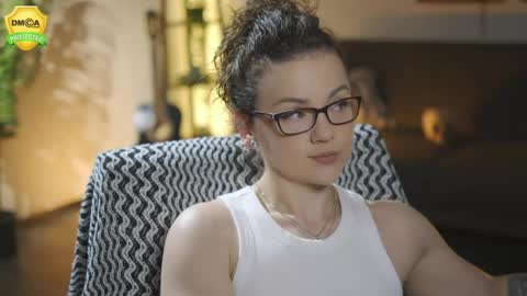 tiffanyriox online show from June 6, 12:39 am