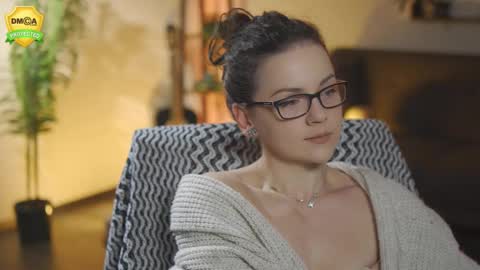 tiffanyriox online show from January 16, 1:01 am