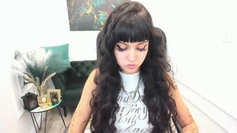 tiffanyyoun online show from March 9, 12:30 pm