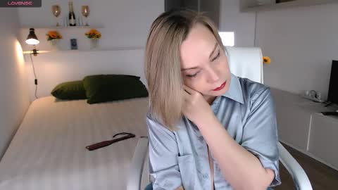 Tilly online show from September 23, 7:34 pm