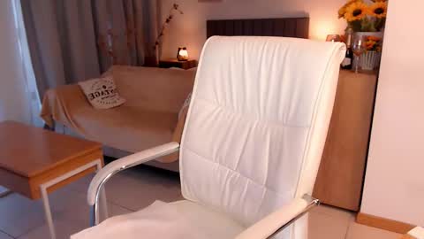 Tilly online show from March 12, 9:17 pm