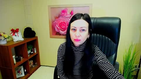 Snapshot of timeparadice chatting on December 11, 8:15 am Luisa online show from December 11, 8:15 am