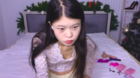 tina__kim online show from December 27, 4:36 am