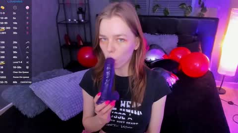 Snapshot of tina_tayllor chatting on February 19, 2:44 pm Tina Tayllor MY SHEDULEMondayTuesdayWednesday FridaySaturdaySunday online show from February 19, 2:44 pm