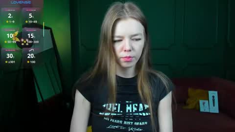 tina_tayllor__ online show from April 23, 2:52 pm