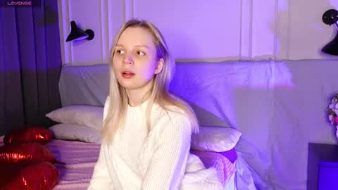 tinasiner online show from February 12, 1:38 pm