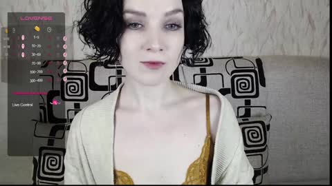 Snapshot of tinawincee chatting on February 12, 5:37 am Tina online show from February 12, 5:37 am