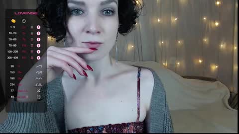 Snapshot of tinawincee chatting on January 17, 5:21 am Tina online show from January 17, 5:21 am