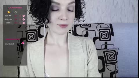 Snapshot of tinawincee chatting on February 15, 6:12 am Tina online show from February 15, 6:12 am