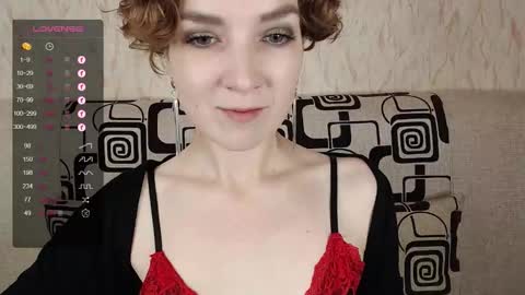 Snapshot of tinawincee chatting on September 18, 5:28 am Tina online show from September 18, 5:28 am