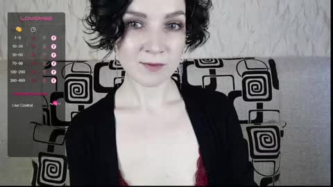 Snapshot of tinawincee chatting on March 1, 6:24 am Tina online show from March 1, 6:24 am