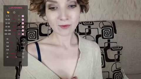 Snapshot of tinawincee chatting on October 17, 6:05 am Tina online show from October 17, 6:05 am