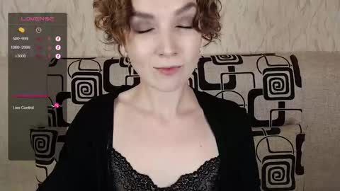 Snapshot of tinawincee chatting on September 28, 7:14 am Tina online show from September 28, 7:14 am