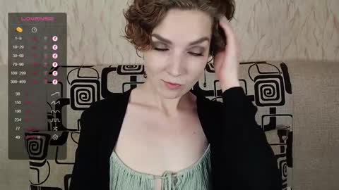 Snapshot of tinawincee chatting on September 11, 5:30 am Tina online show from September 11, 5:30 am