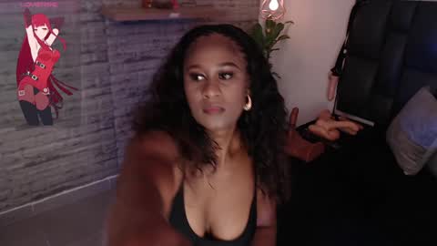 Snapshot of tinna__hottie chatting on January 21, 11:24 am Tinna Goddess online show from January 21, 11:24 am