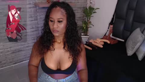Snapshot of tinna__hottie chatting on January 27, 11:22 am Tinna Goddess online show from January 27, 11:22 am