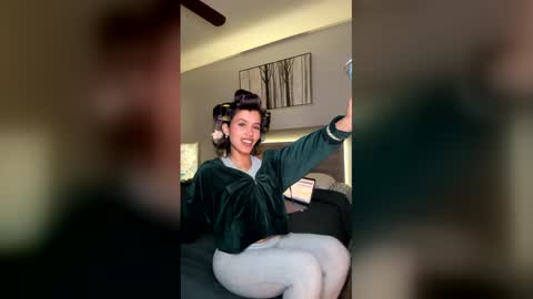 tiny_0899 online show from March 18, 5:45 am