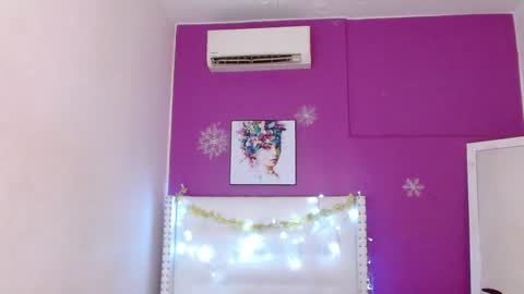 tiny_sexy_ebony online show from January 6, 7:35 pm