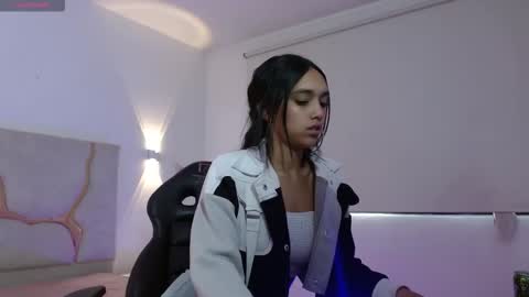 tiny_tay online show from March 1, 1:22 pm