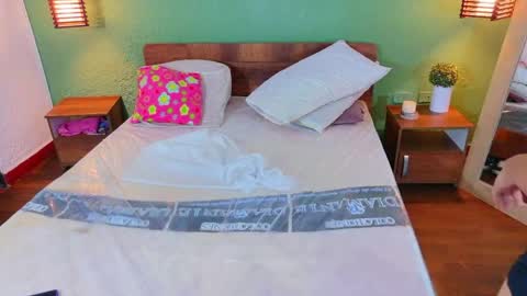 tiny_whore18 online show from April 28, 5:50 pm