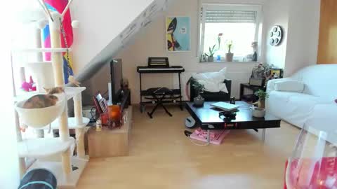 Snapshot of tiny_williams chatting on September 12, 6:35 am Tiny online show from September 12, 6:35 am