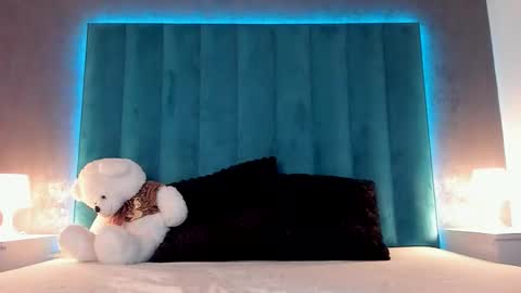 Amy online show from December 22, 3:59 pm