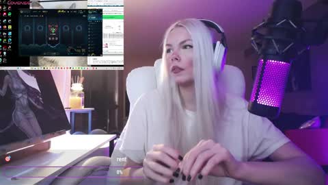 stage Kylie Sinner  brand CLITBAIT online show from April 25, 1:08 am