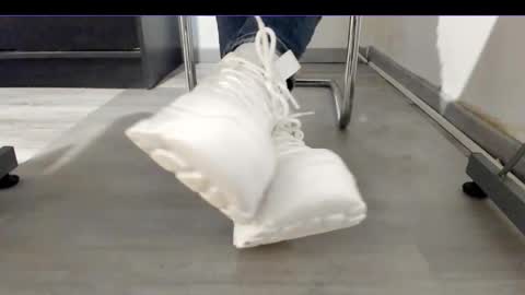 Snapshot of tired33 chatting on September 21, 2:21 am Anna online show from September 21, 2:21 am