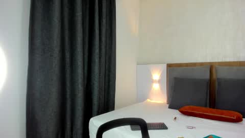 Snapshot of tisha_cole chatting on December 27, 11:21 pm Tisha online show from December 27, 11:21 pm