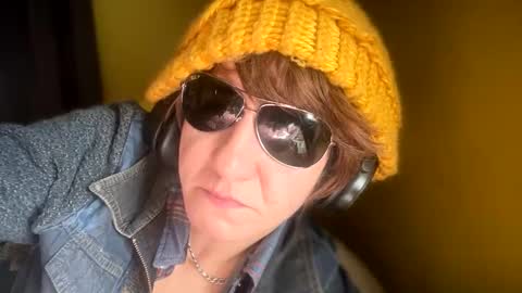 tomboy_titties online show from January 1, 7:32 pm