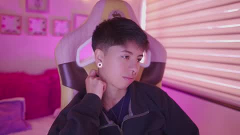 Blue  online show from March 17, 1:04 pm