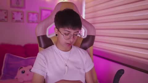 Blue  online show from April 25, 1:52 pm