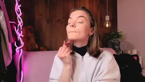 Melissa online show from June 29, 8:19 pm