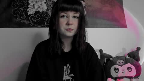 Snapshot of toriayun0 chatting on January 13, 9:52 pm your personal gothic girl check it online show from January 13, 9:52 pm