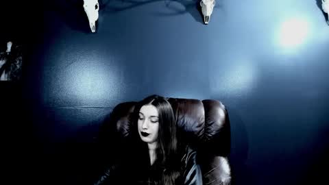 toxicdomme online show from January 9, 7:40 pm