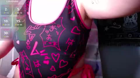 Snapshot of toysalmonn chatting on October 1, 1:10 am toysalmonn online show from October 1, 1:10 am