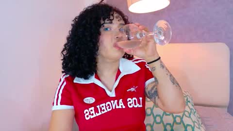 tracielowe_w online show from December 4, 4:15 am