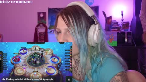 Snapshot of tricky_nymph chatting on December 5, 8:11 am Cassie online show from December 5, 8:11 am