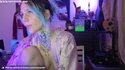 Snapshot of tricky_nymph chatting on December 6, 5:09 am Cassie online show from December 6, 5:09 am