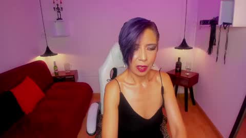 trinityy__ online show from June 2, 7:59 pm