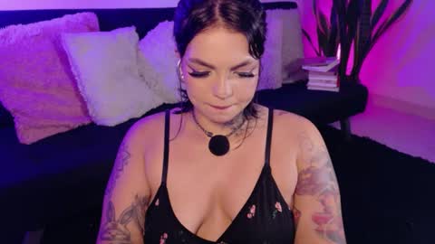 Val martinez  online show from June 11, 2:53 am