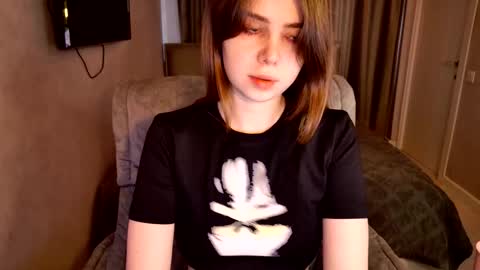 tripleprinces online show from January 19, 7:04 am